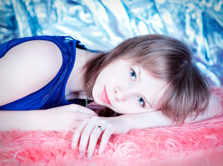 white teen auburn hair