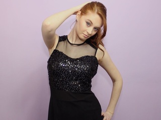 white girl auburn hair