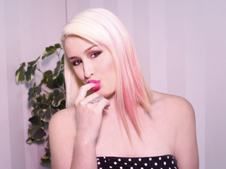 latin teen blonde hair