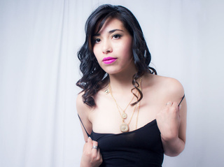 latino jovencita negras cabello