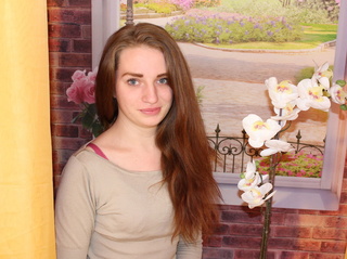 teen hair blonde beautiful