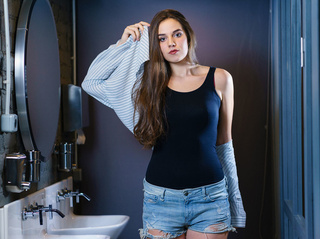 white teen auburn hair