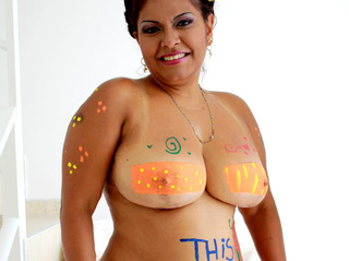 latino milf negras cabello