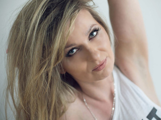 blancas milf rubias cabello