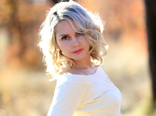 white milf blonde hair