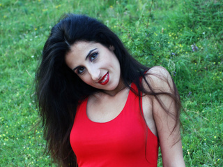 white milf brown hair