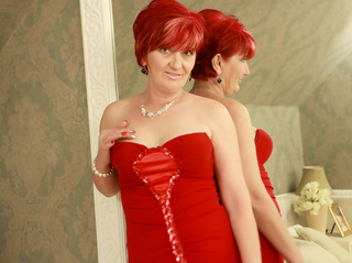 white mature fire red