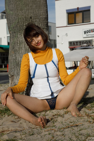 short-haired brunette flashed ass