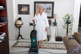 blonde, mature, pussy, vacuum