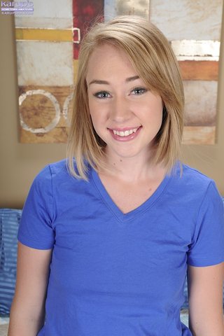 blonde amateur teen dildo
