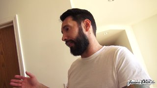 james deen detrás the