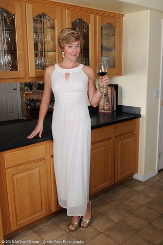 elegant pelirroja milf