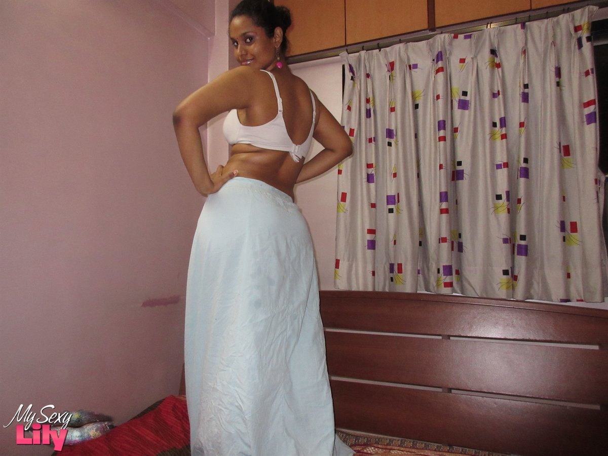 Indian Girl Stripping - YOUX.XXX