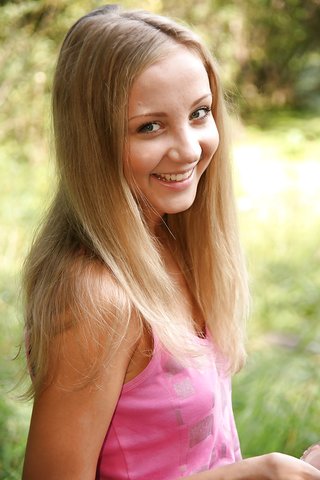 tiny nude teen